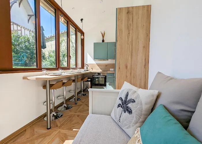 Pensión La Maison T&m 4*